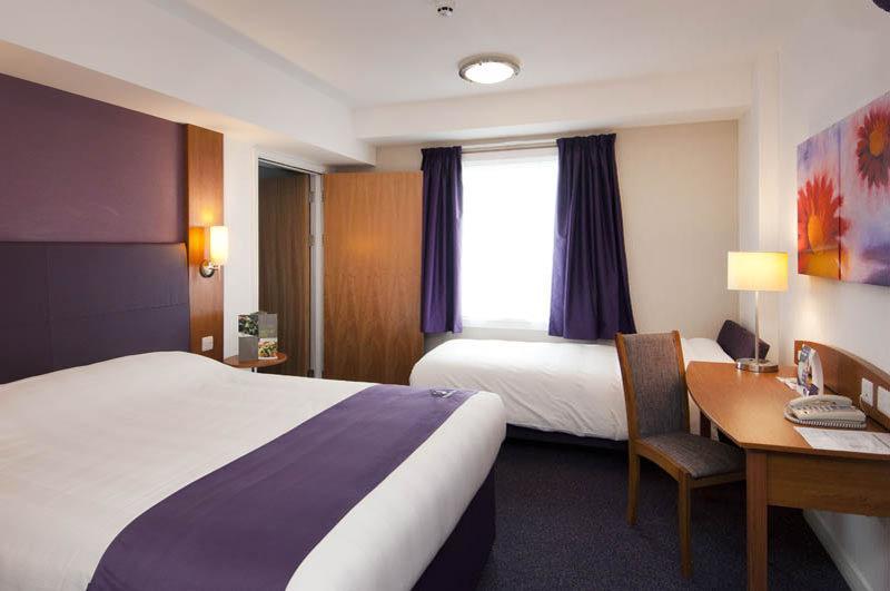 Premier Inn Birmingham Oldbury โอลด์เบอรี ภายนอก รูปภาพ